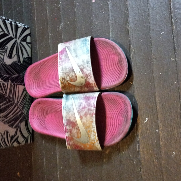 Shoes - Picture 1 of 2